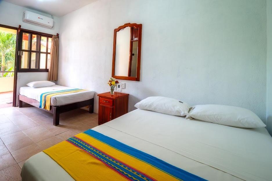 Hotel Bungalows Acuario Пуерто Ескондидо Екстериор снимка